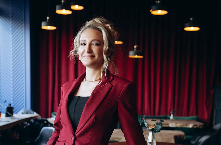 Яна Бальц: Принципы этичного наращивания волос в студии «Рапунцель»